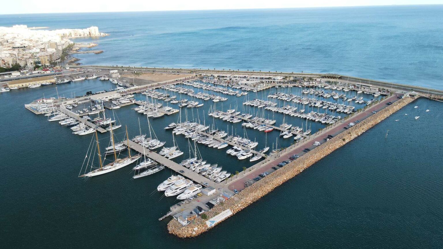 Cómo Llegar a la Marina Salinas de Torrevieja Puerto Deportivo